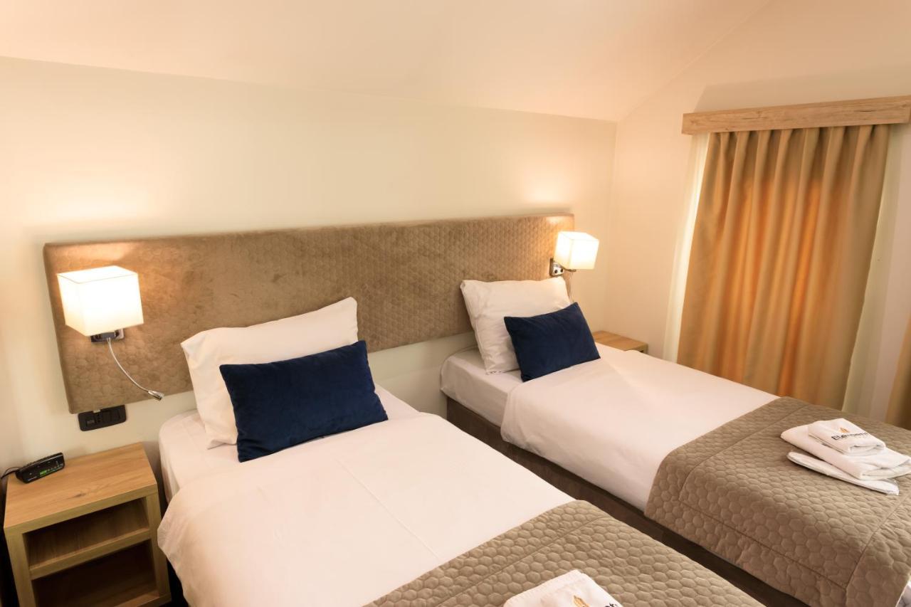 Hotel Elements نوفي بازار المظهر الخارجي الصورة